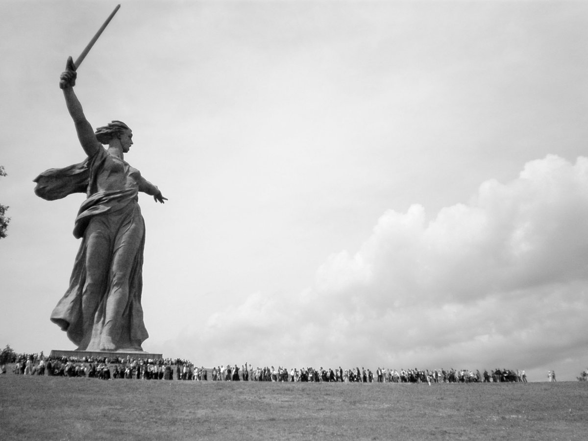 Памятник-ансамбль героям Сталинградской битвы