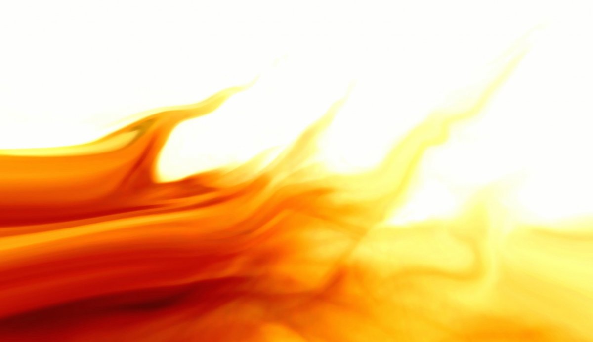 Огонь на Светлом фоне