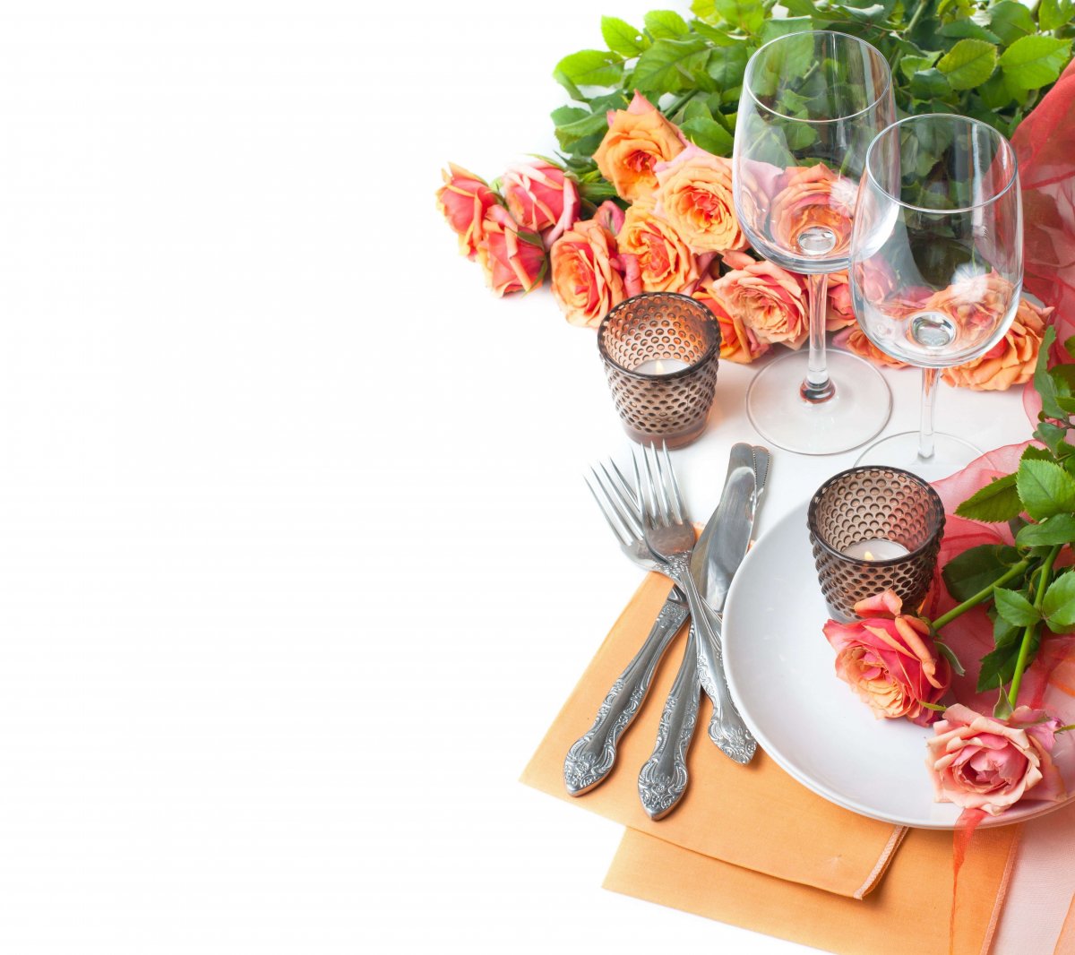 Сервировка стола на белом фоне