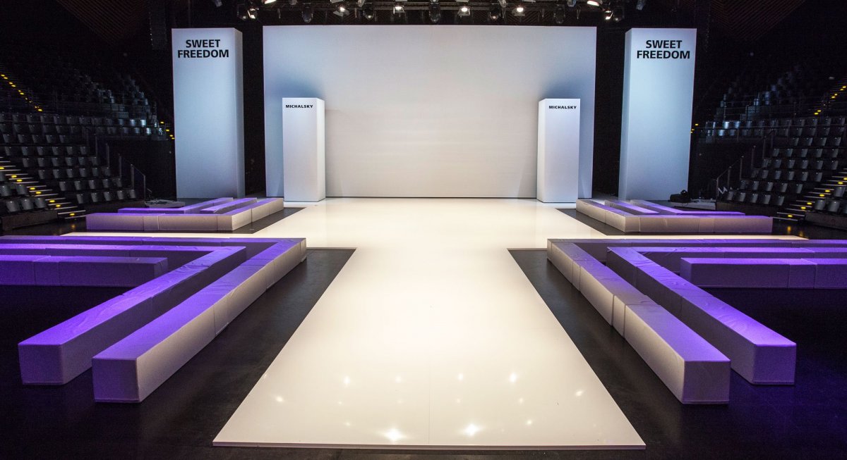 Подиум для показа мод