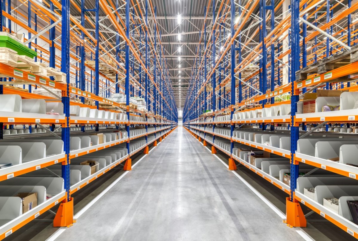 Фронтальные стеллажи для склада