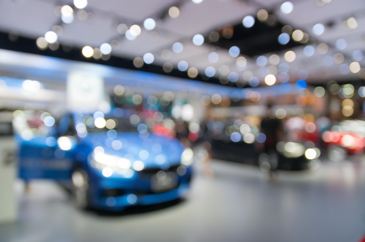 Автосалон размытый фон