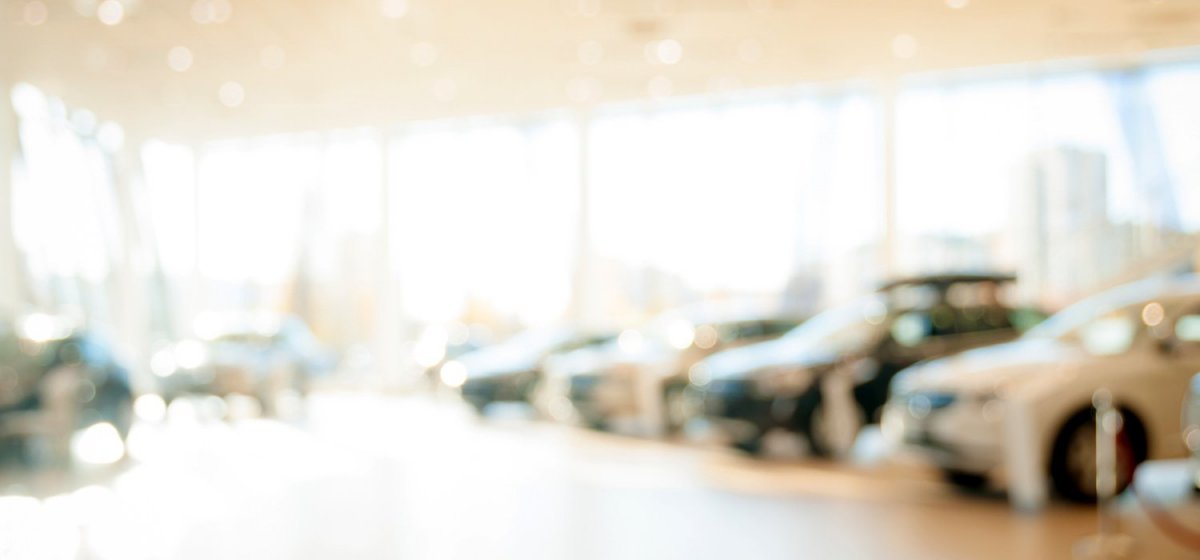 Автосалон размытый фон