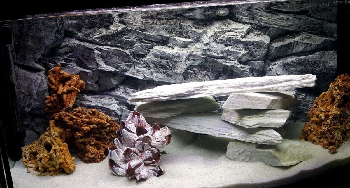 Декорация в аквариум из натуральных камней