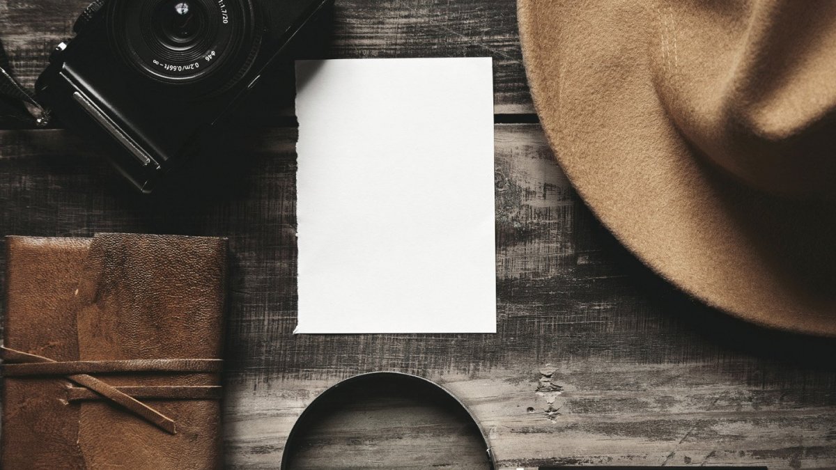 Стол детектива