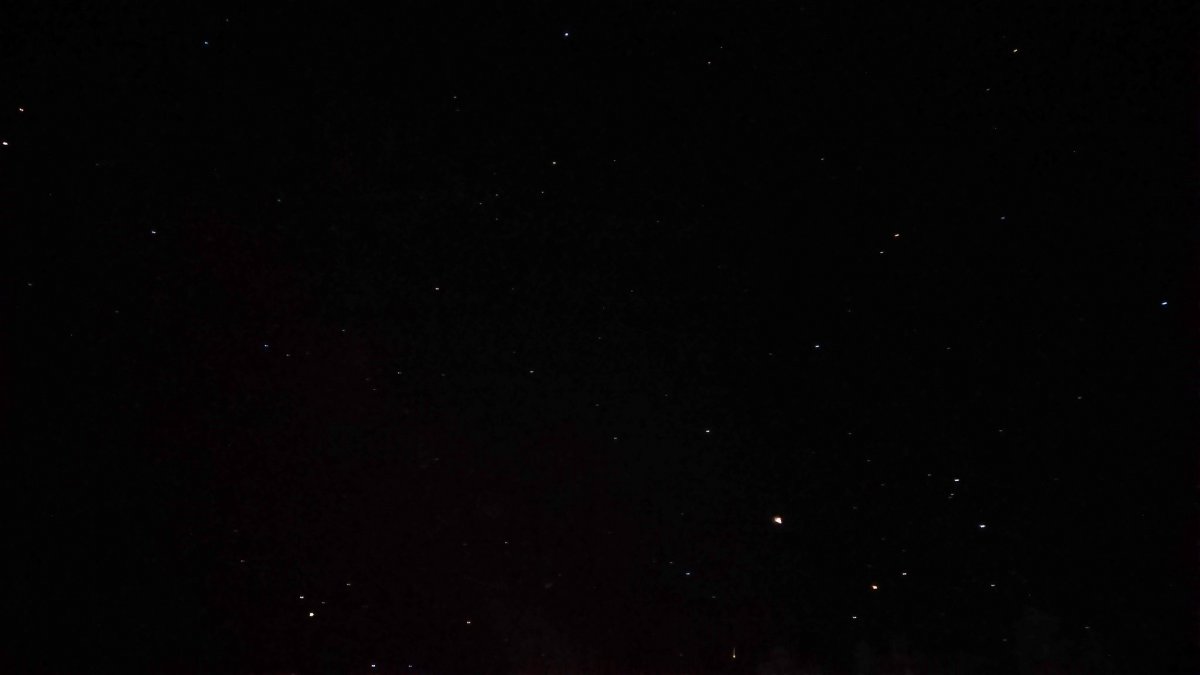 Бледно черный