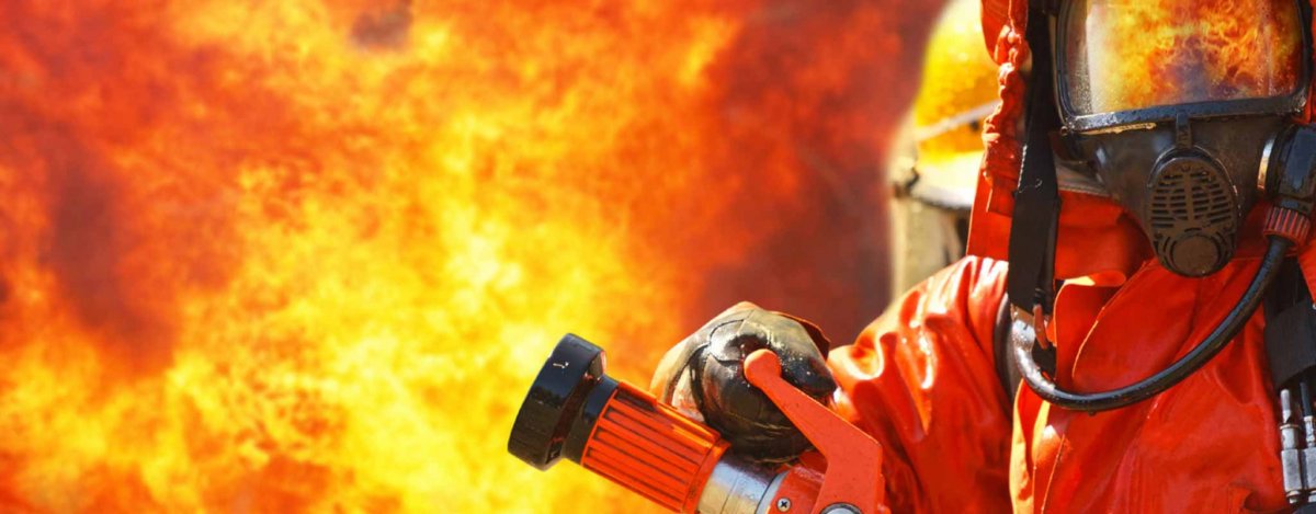 Огонь на белом фоне