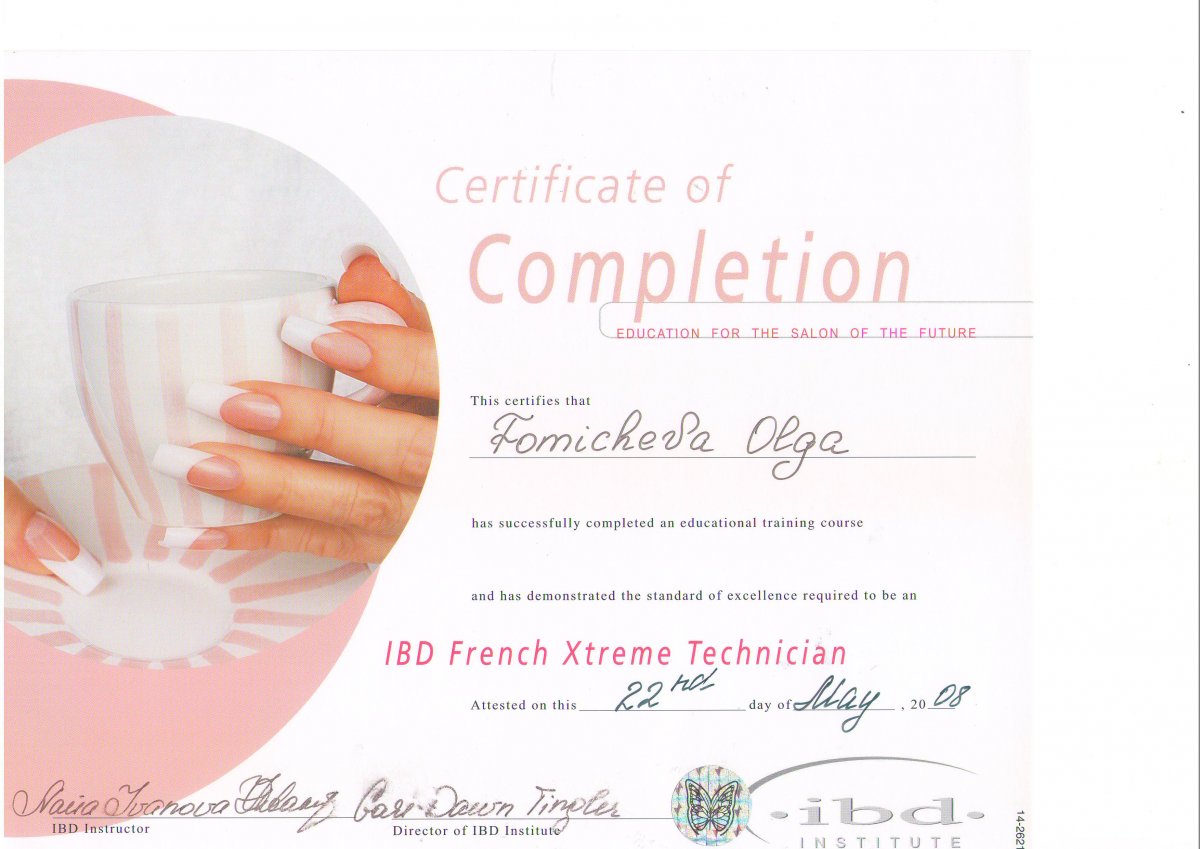 Маникюр на Красном фоне