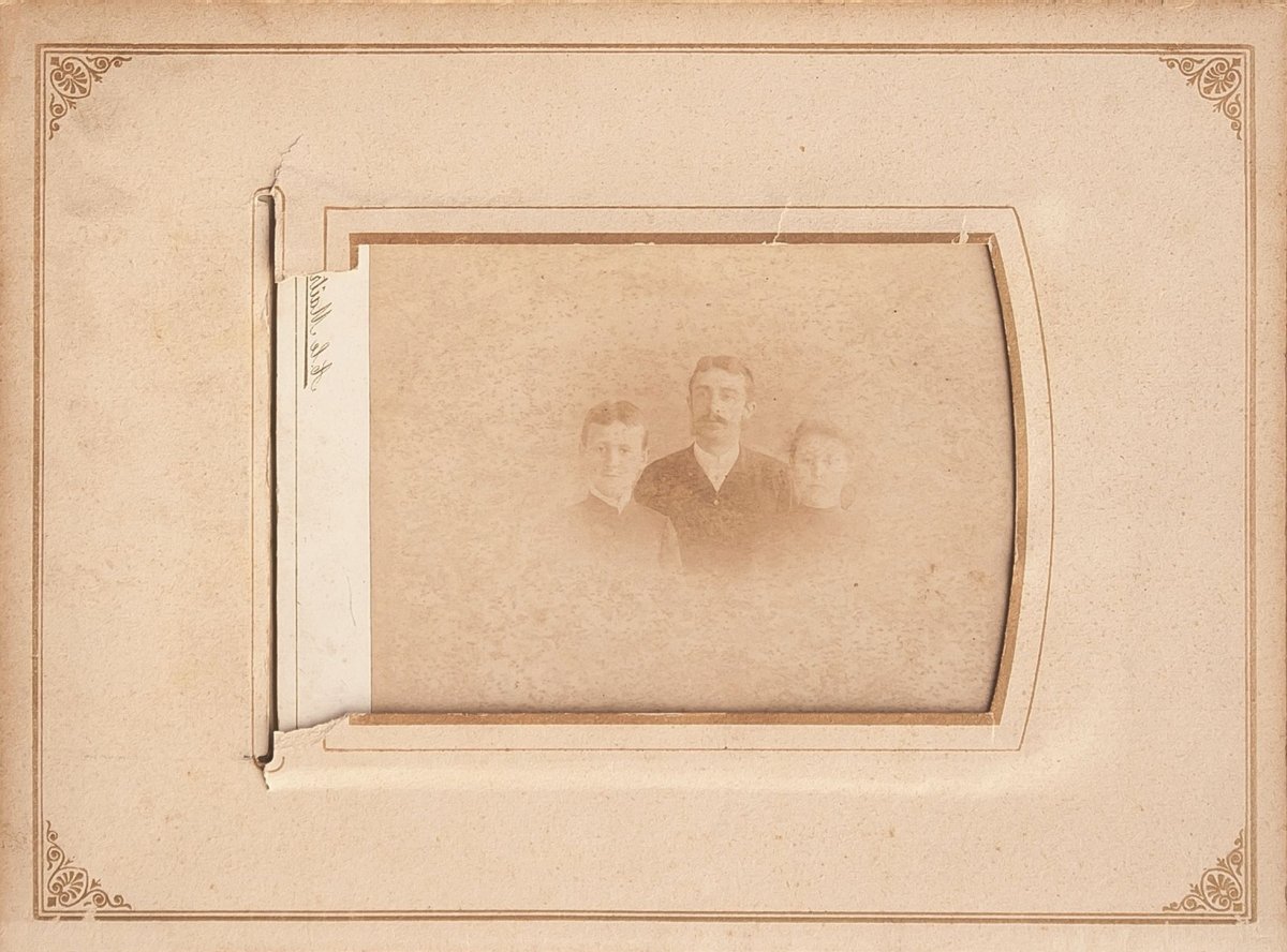 Старый фотоальбом