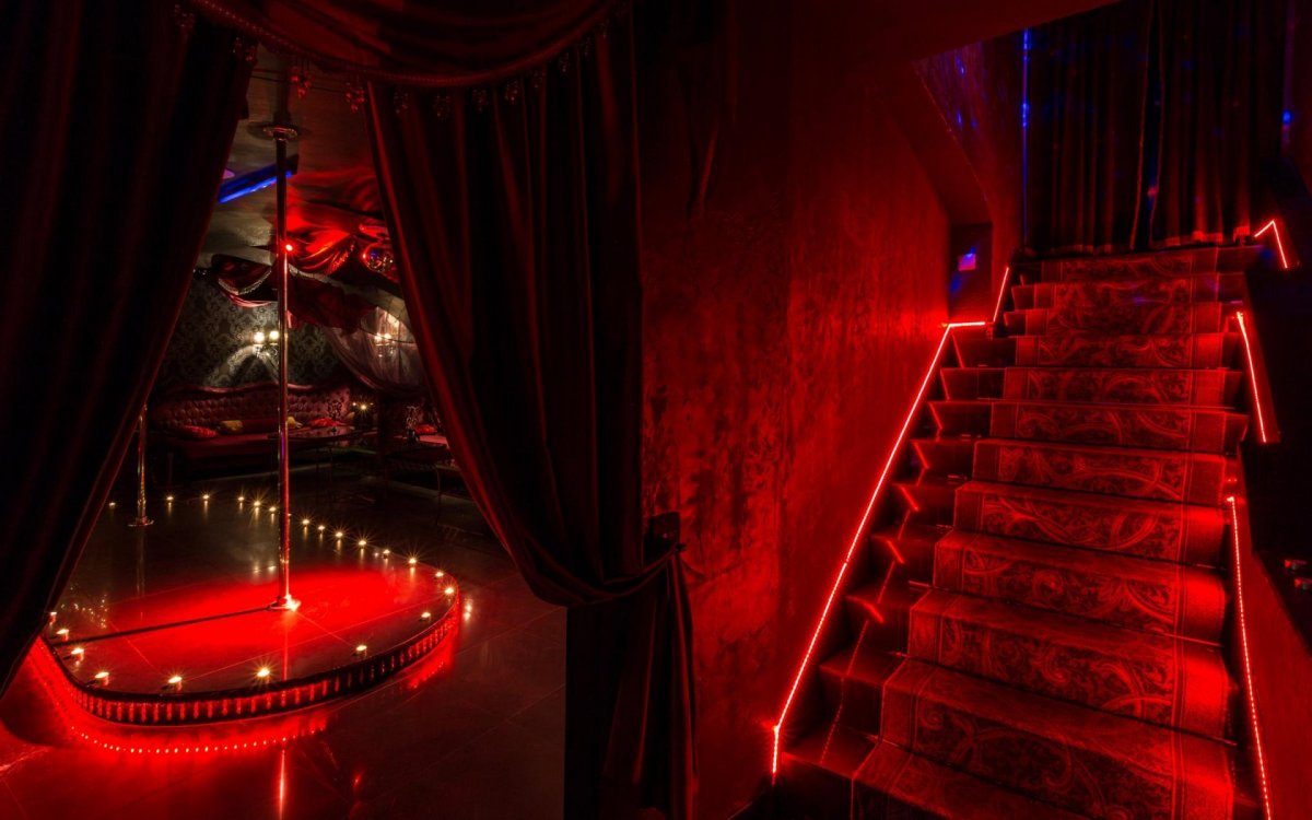 Стриптиз клуб интерьер