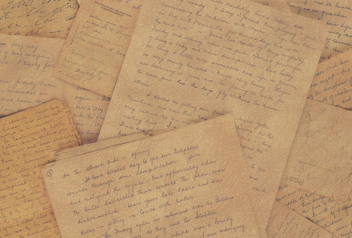 Старые листы бумаги с текстом