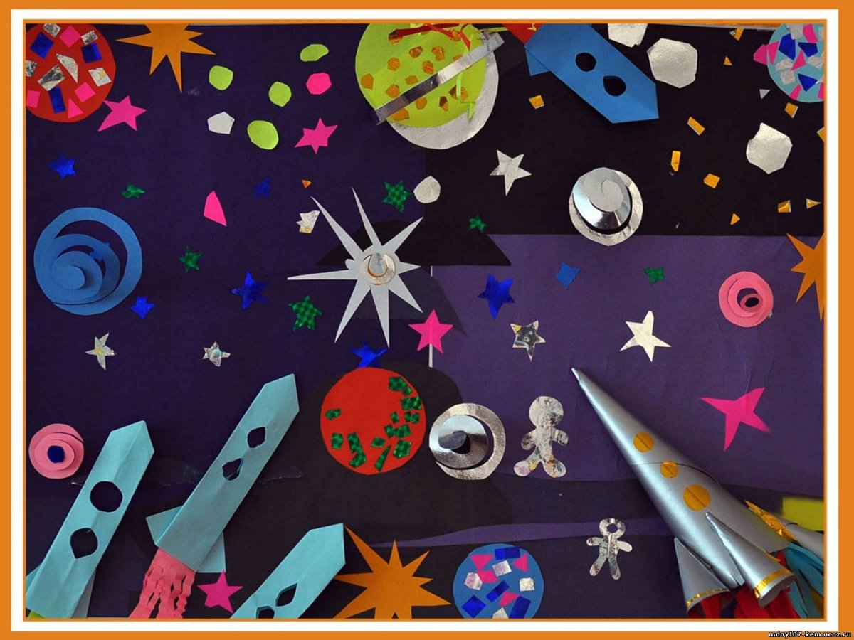 Ребенок космонавт в космосе фон