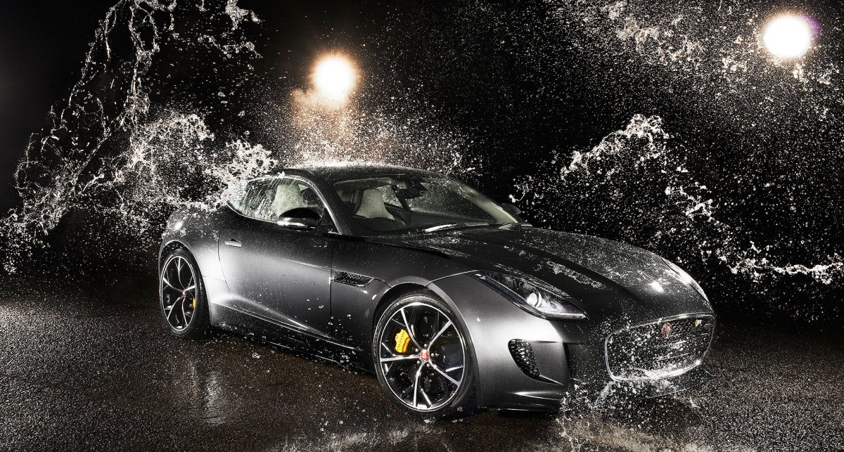 Автомобиль вода брызги