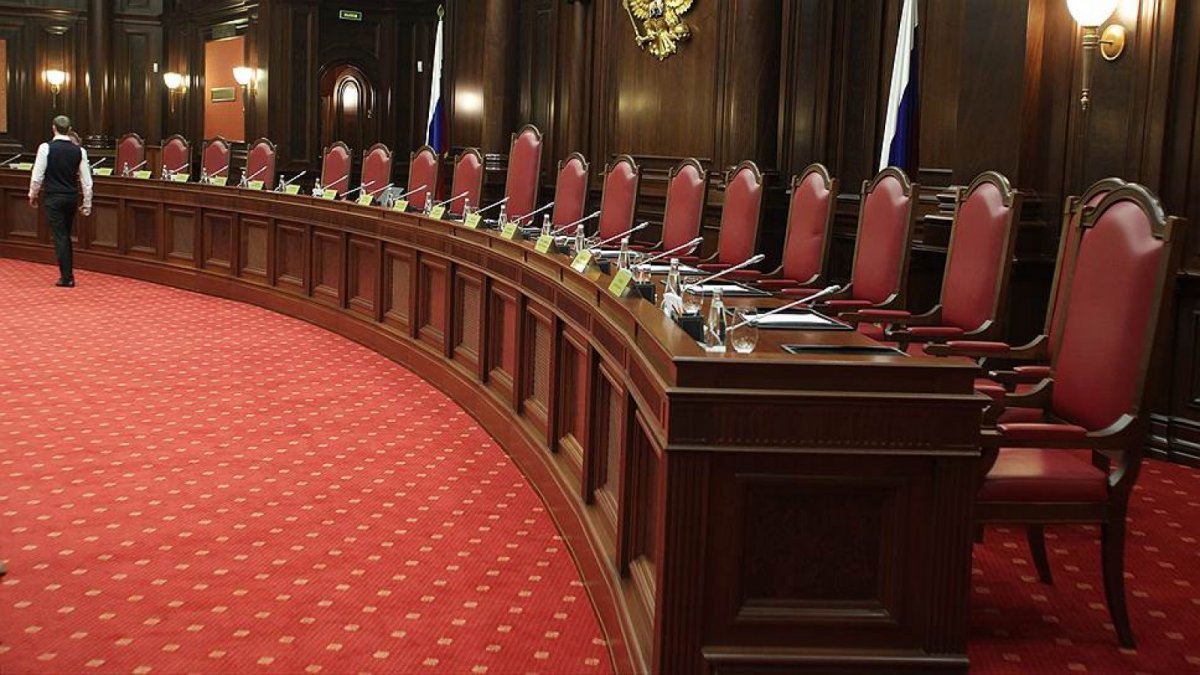 Председатель Конституционный суд СПБ