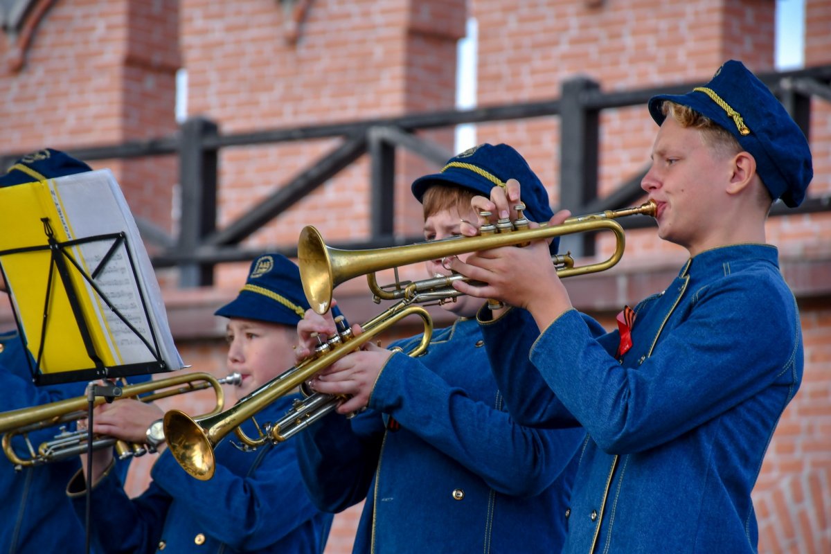 Звук фанфар