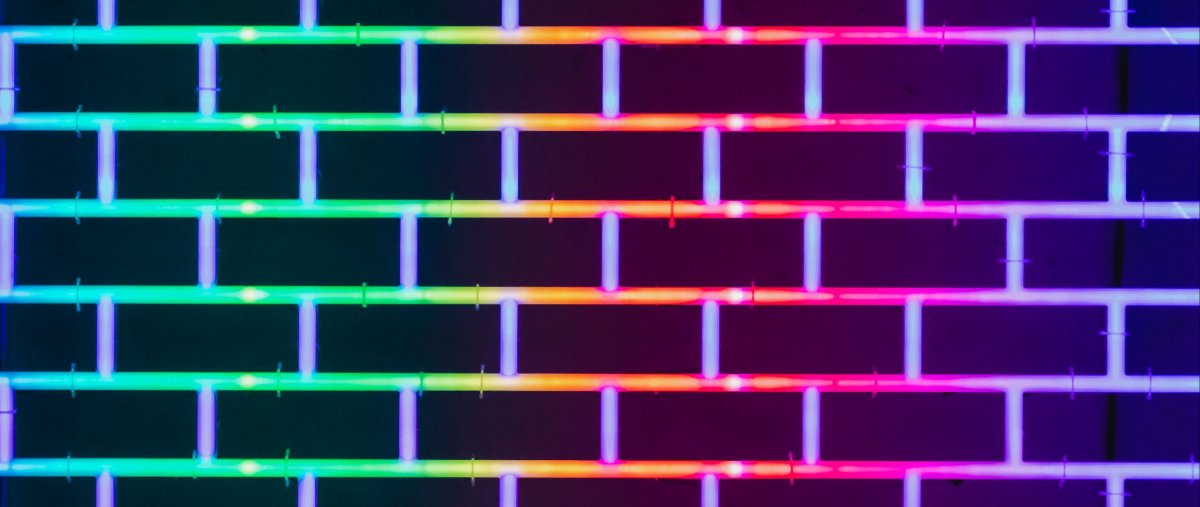 Неоновые кирпичи