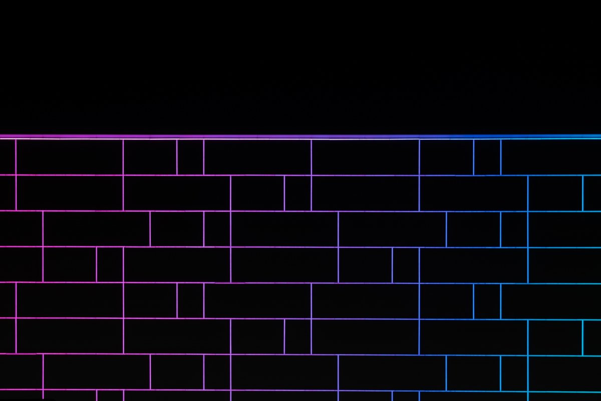 Кирпичная стена неон