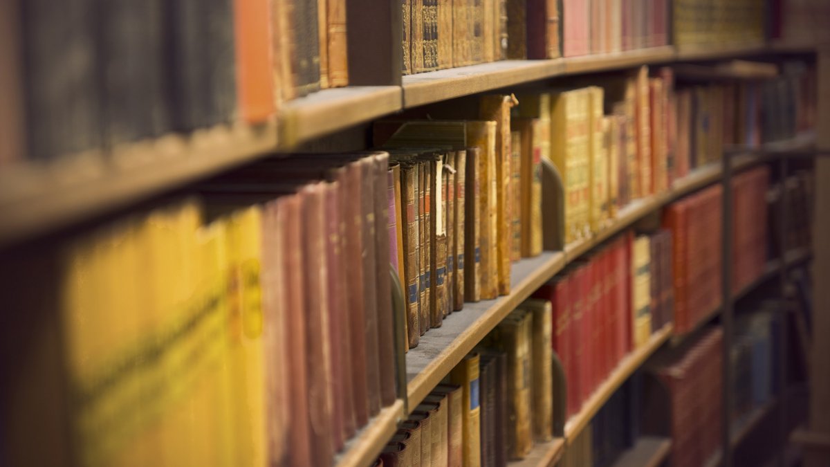 Книжная полка фон