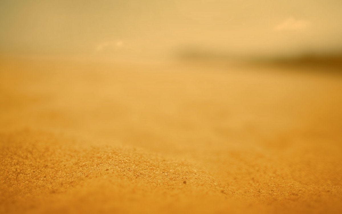 Желтый песок