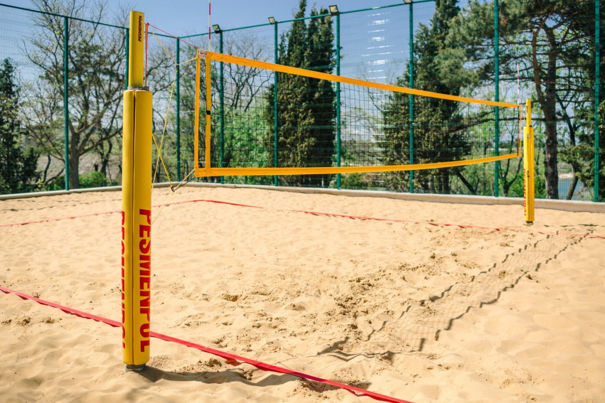 Дзержинского 10 волейбольная площадка