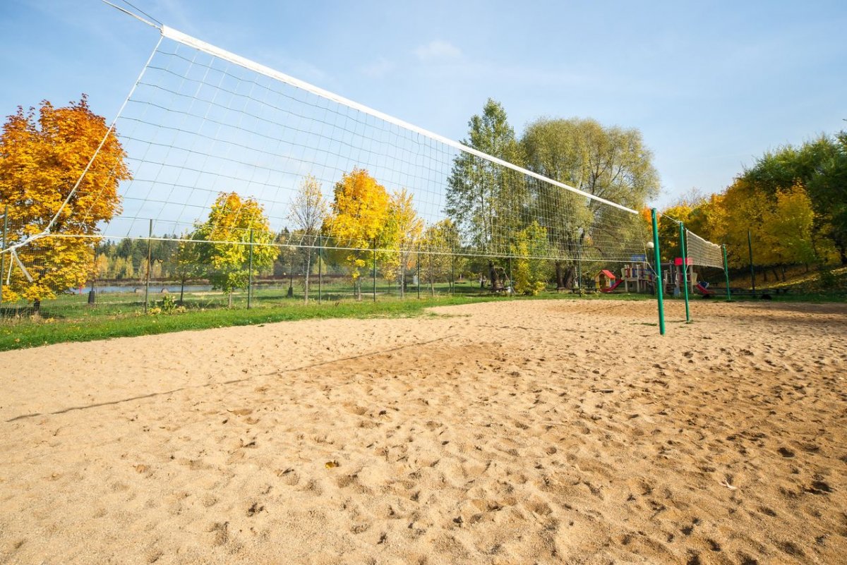 Пляжный волейбол в Огниково парк отель