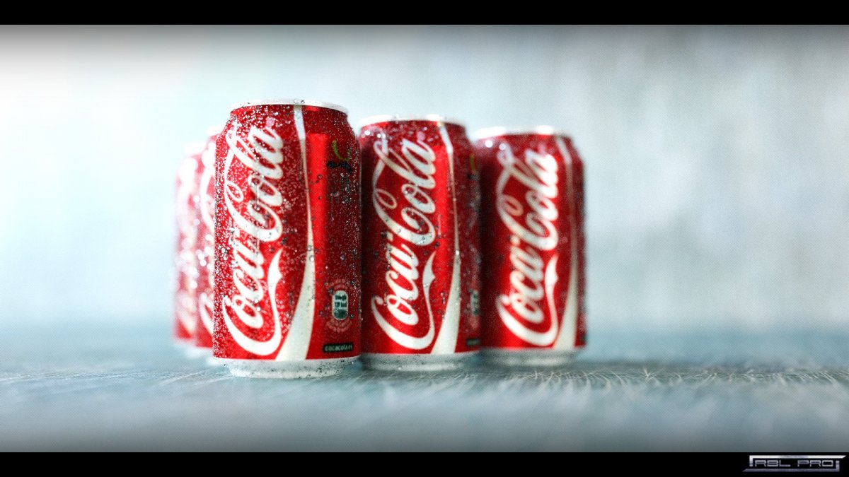 Кока кола на столе