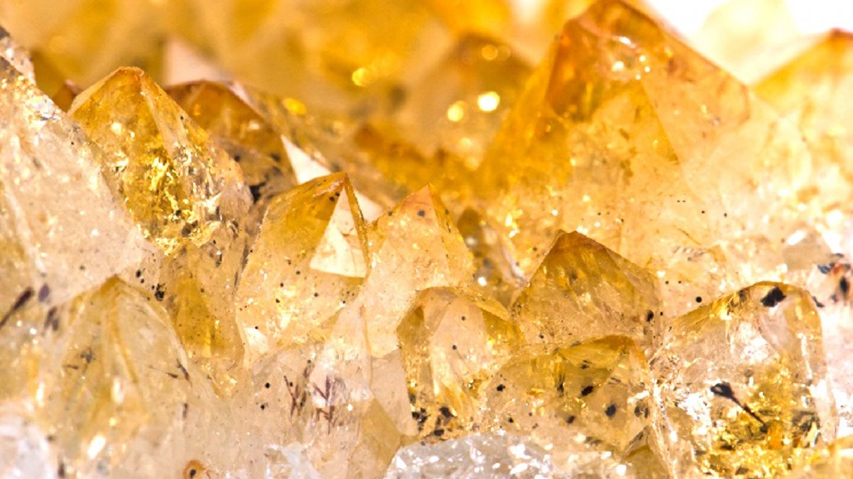 Оттенки камня цитрин