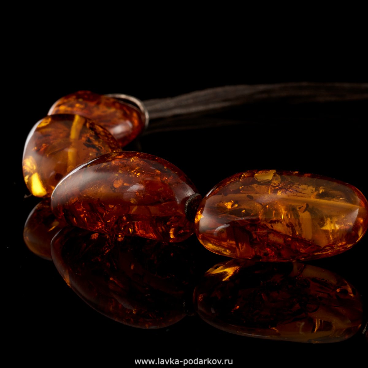 Геданит янтарь