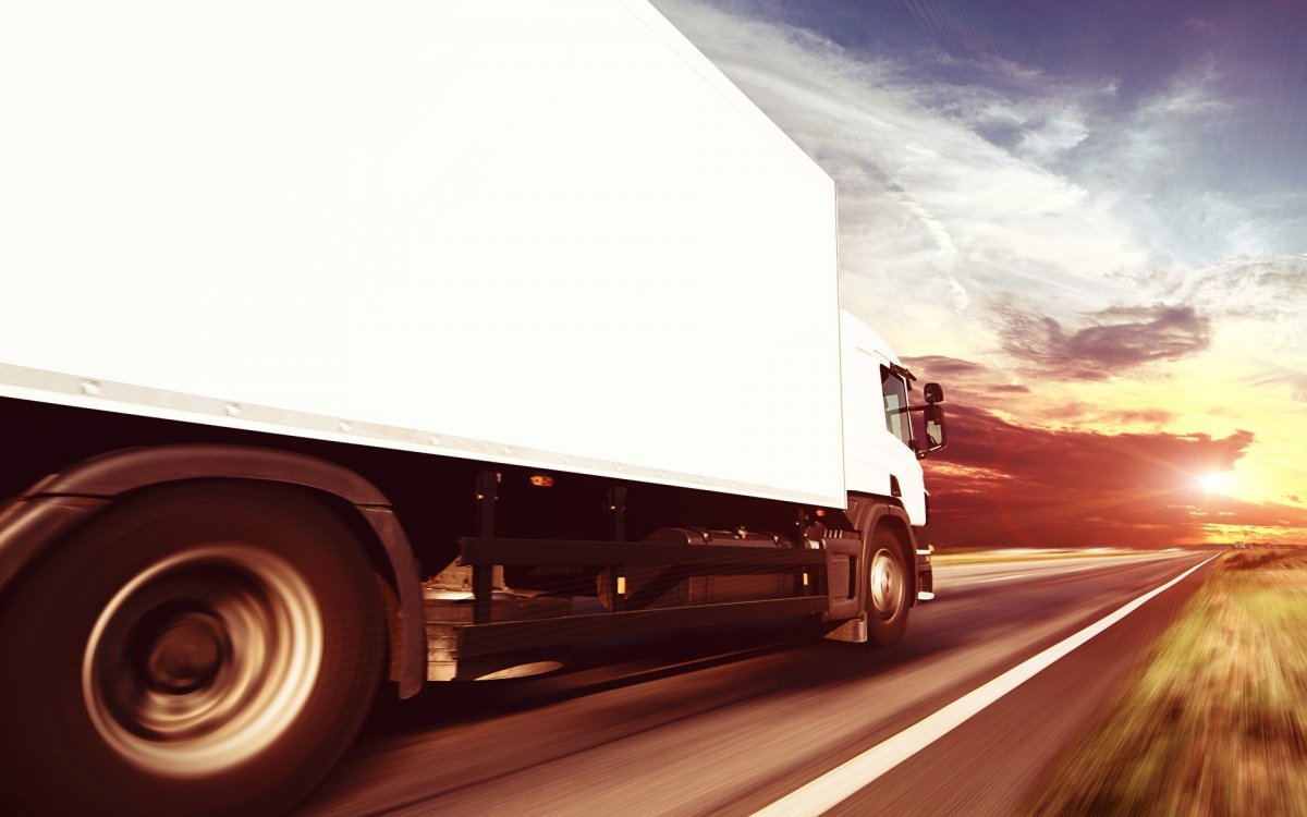 Фура в движении