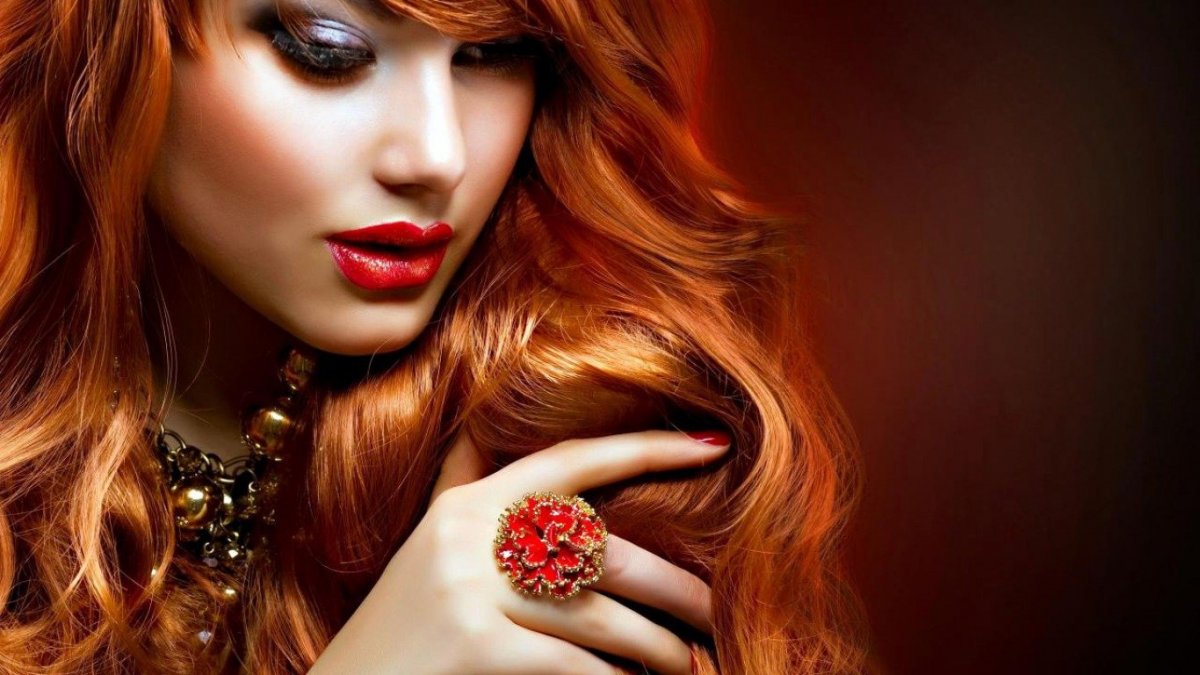 Девушка для рекламы салона красоты