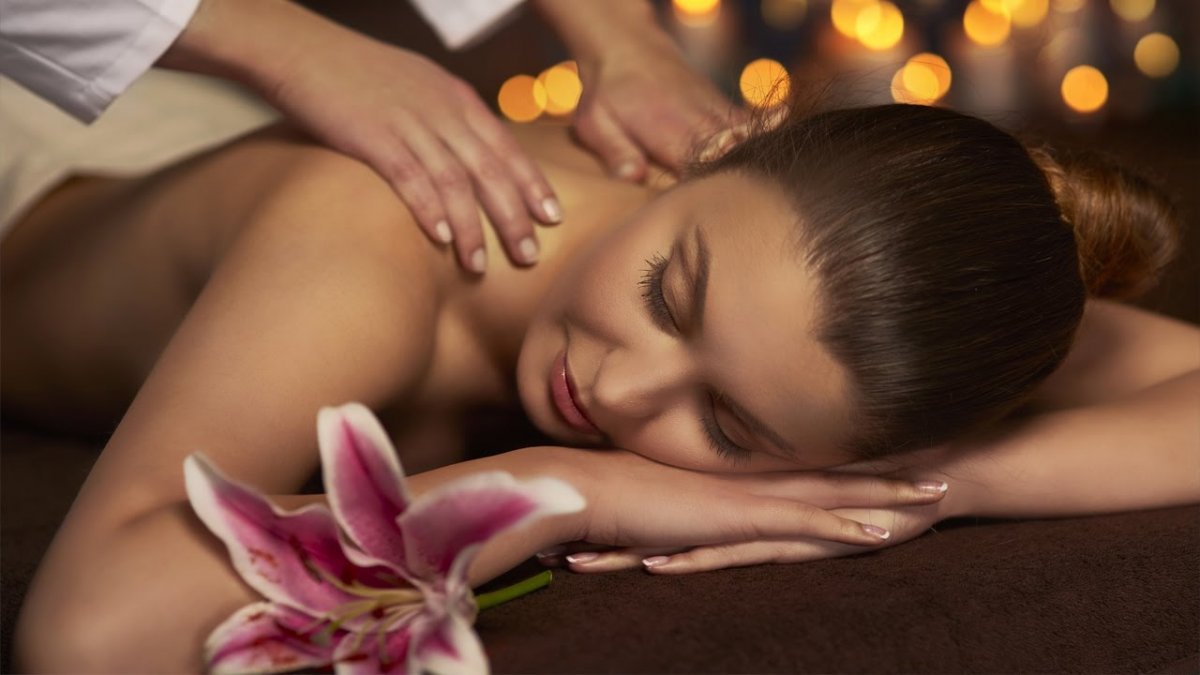 Массаж горячими камнями