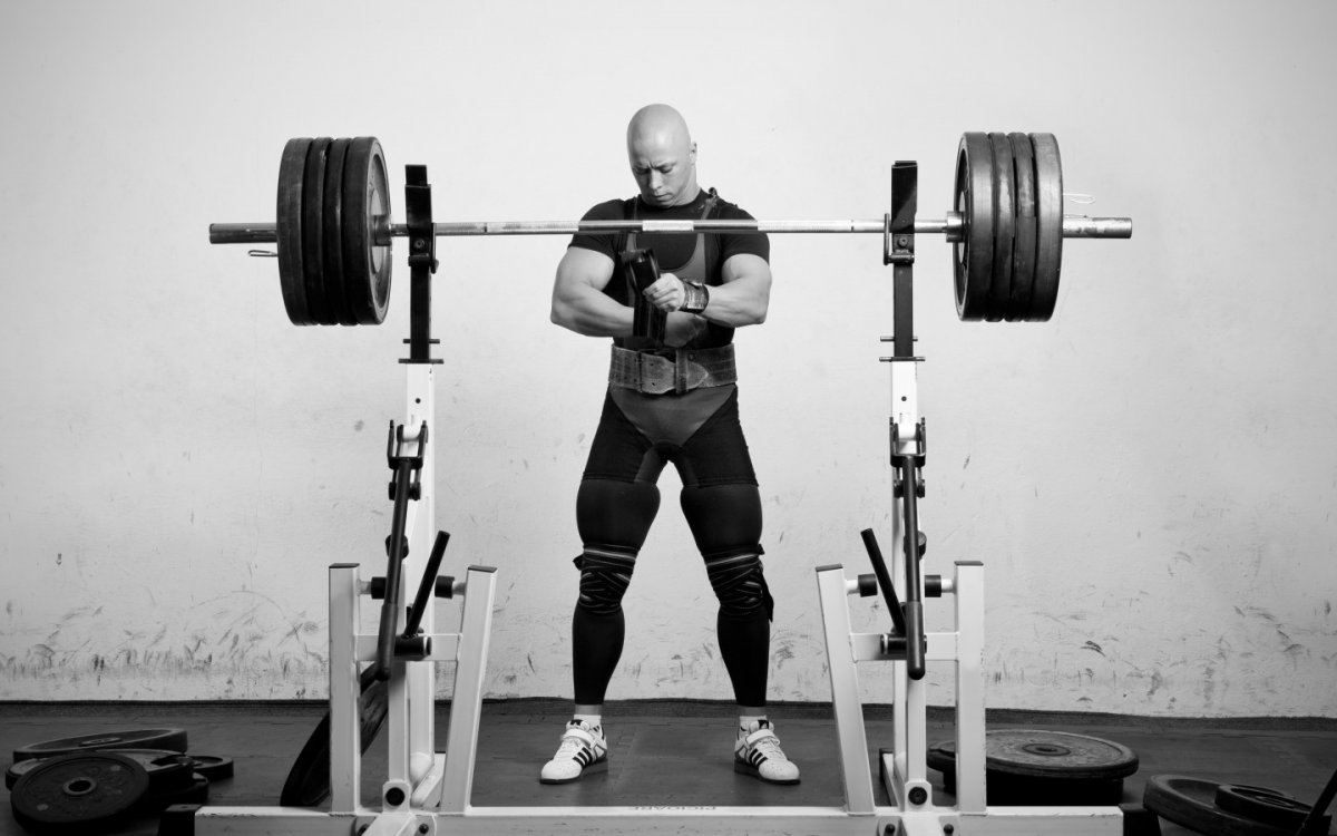 Штанга в тренажерном зале