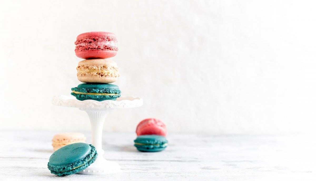 Розовый фон со сладостями