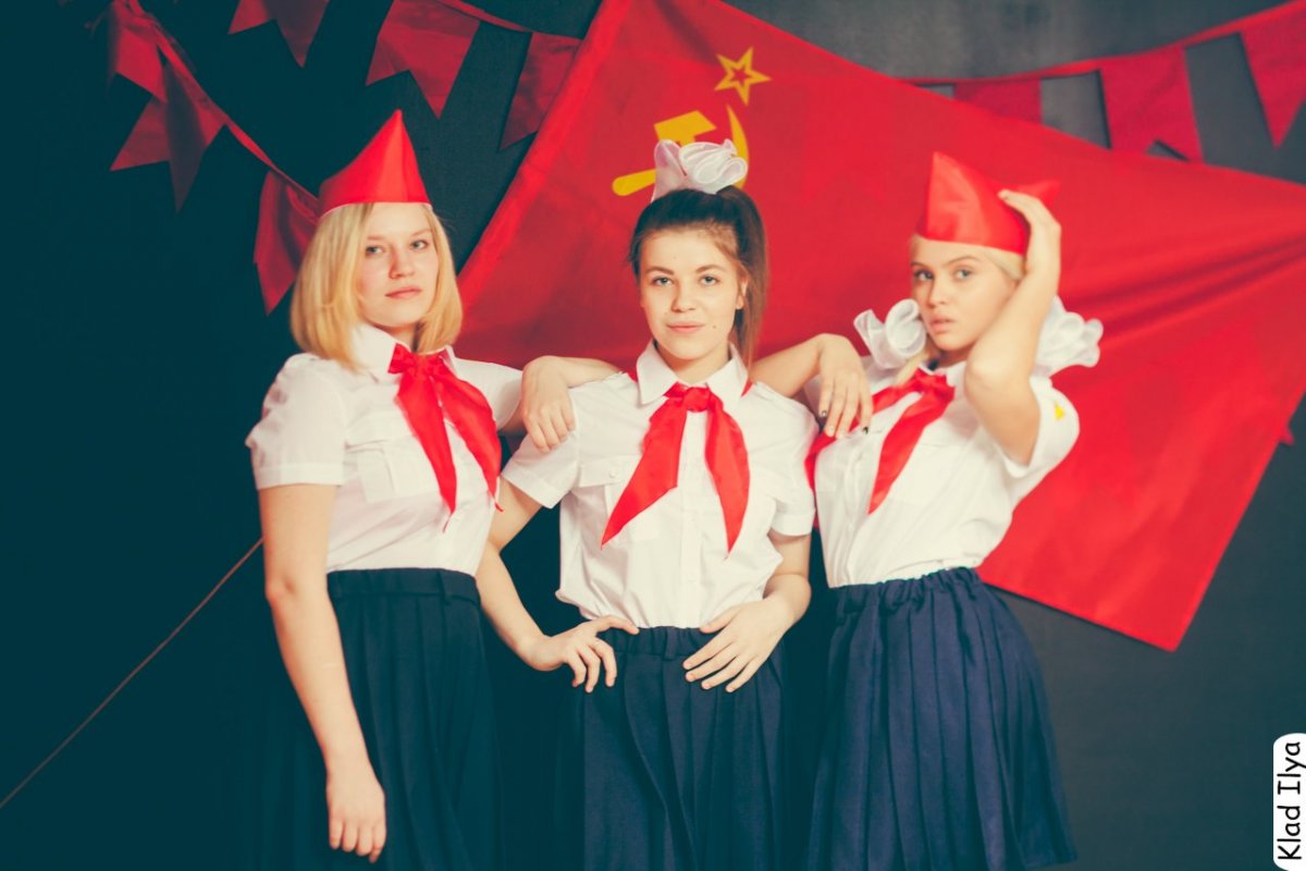 Красивые пионерки