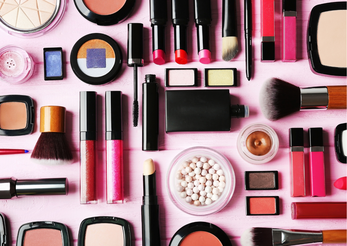 Розовый баннер косметики