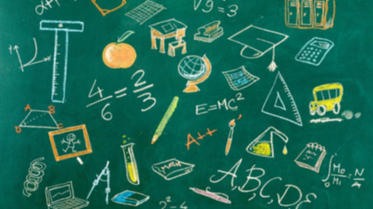 Рисунки на школьной доске мелом