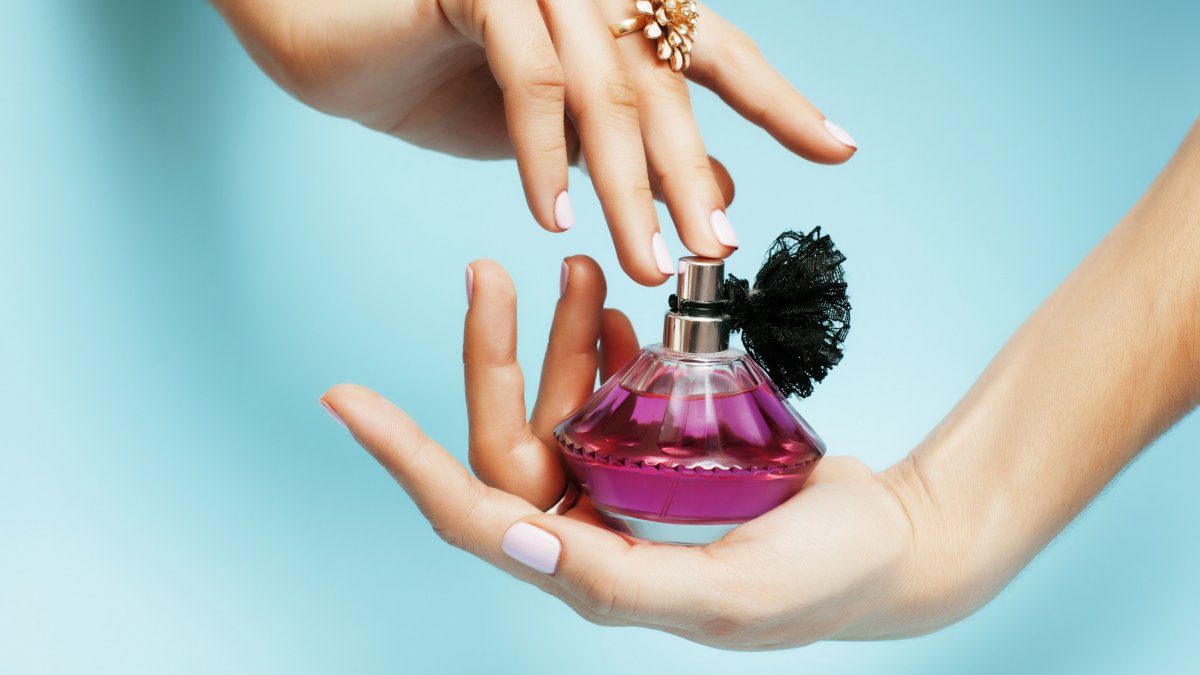 Парфюмерия в руках