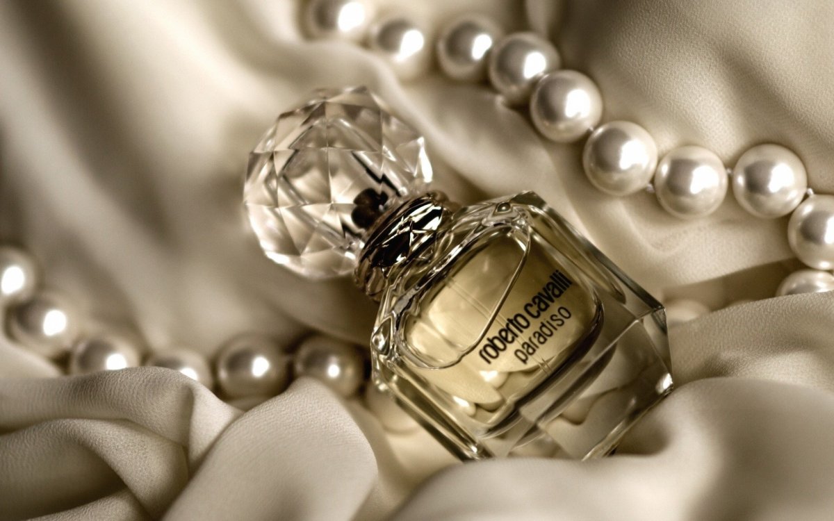 Духи и драгоценности