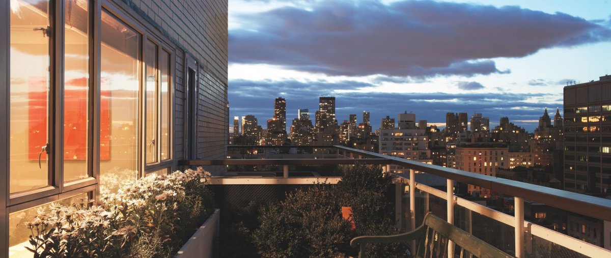 Вид с балкона на город