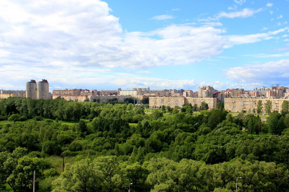 Полежаевский парк в Санкт-Петербурге