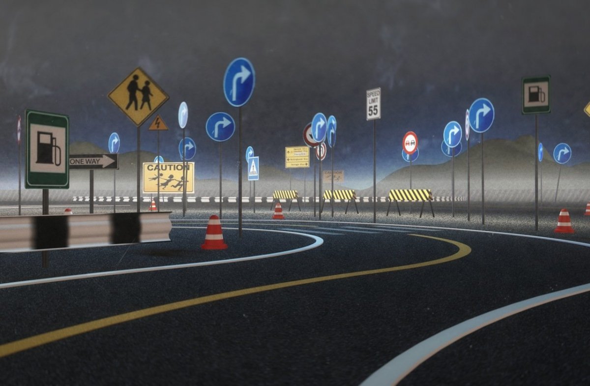 Знаки дорожного движения на дороге