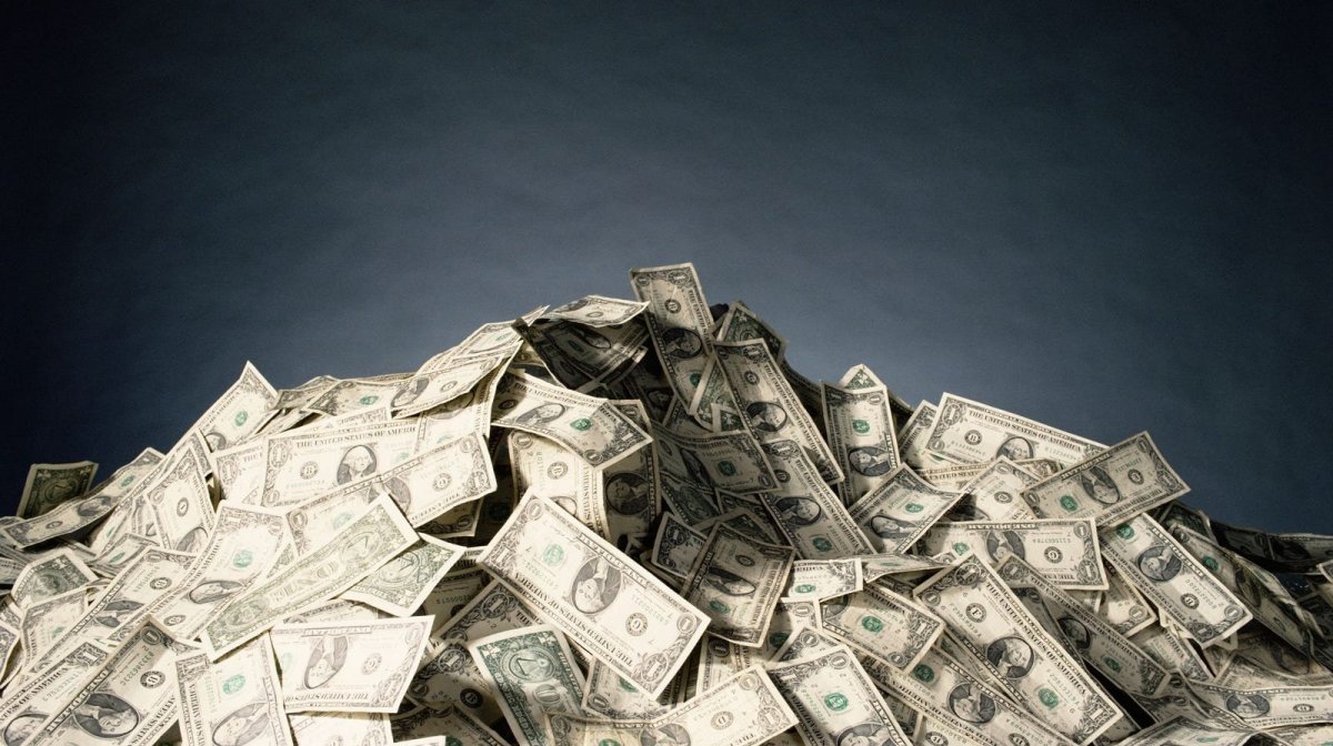 Много денег