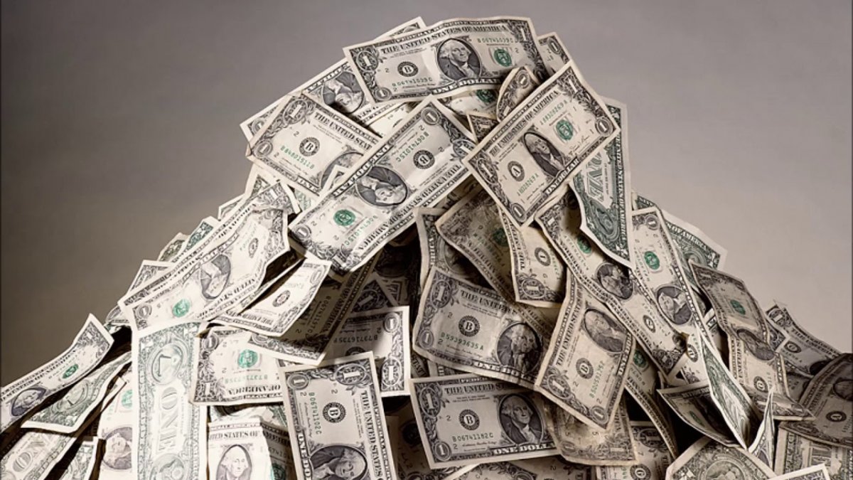 Много долларов