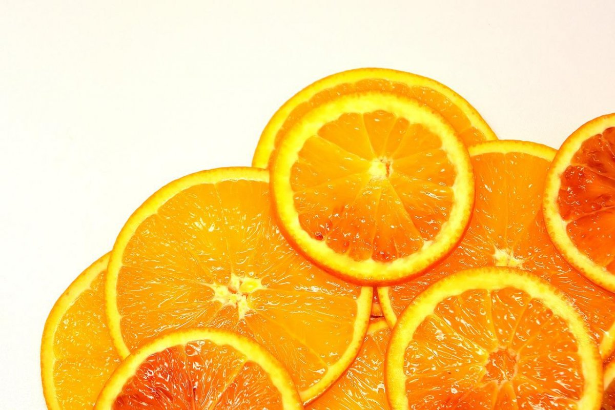 Апельсины фон нарезанные