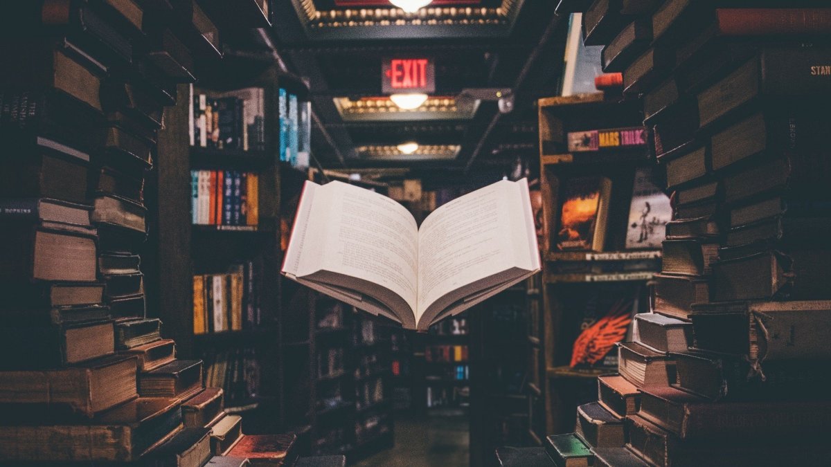 Полочки для книг