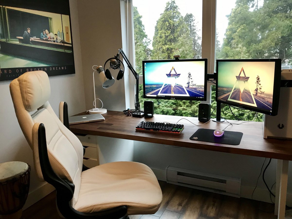 Кабинет с компьютером