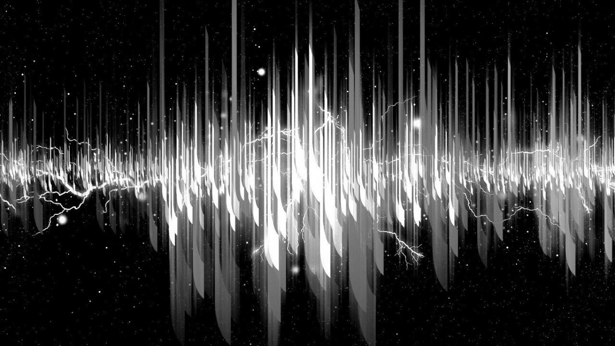 Чёрно белая шапка для ютуба