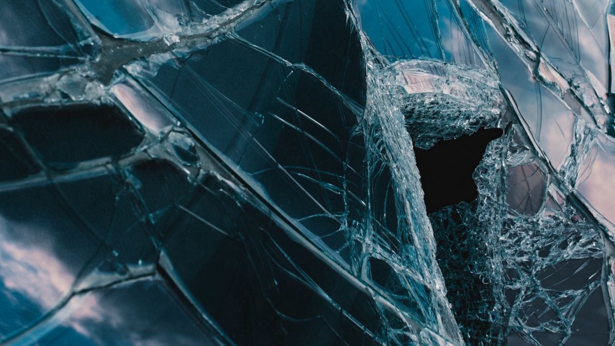 Разбитое стекло