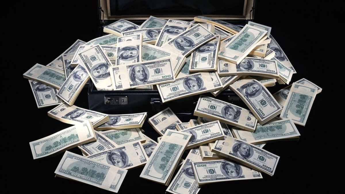 Много долларов