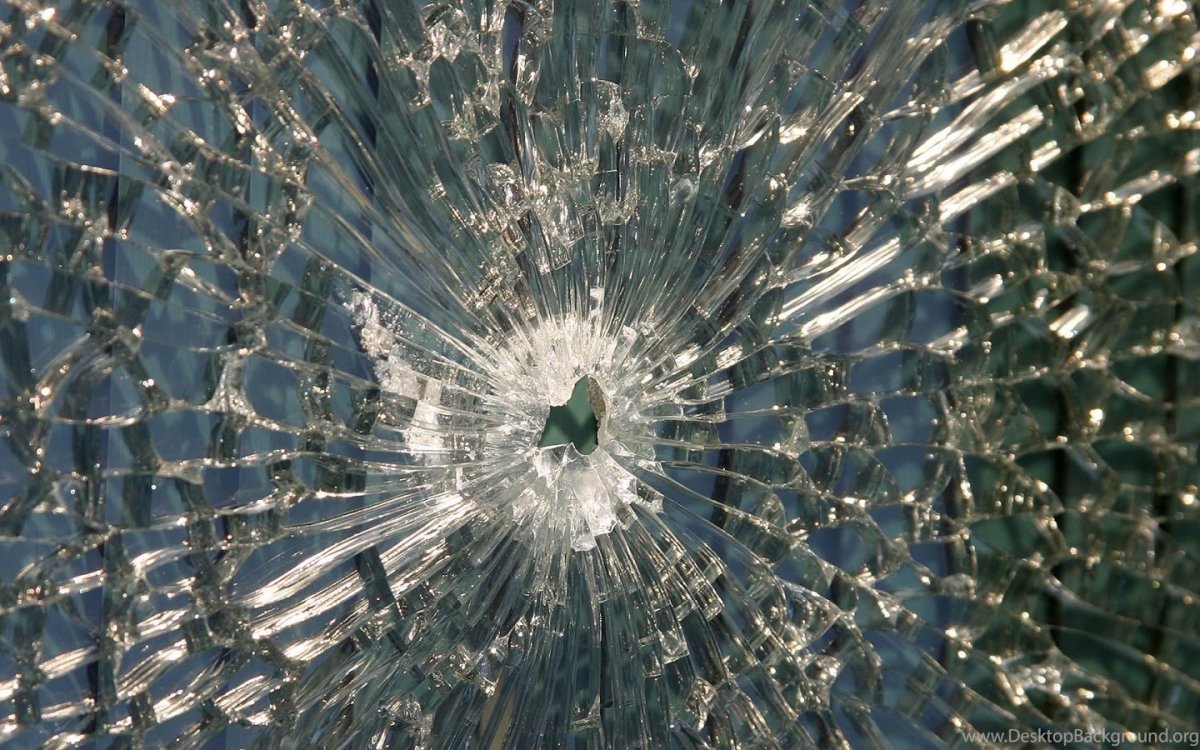 Треснутый экран компьютера